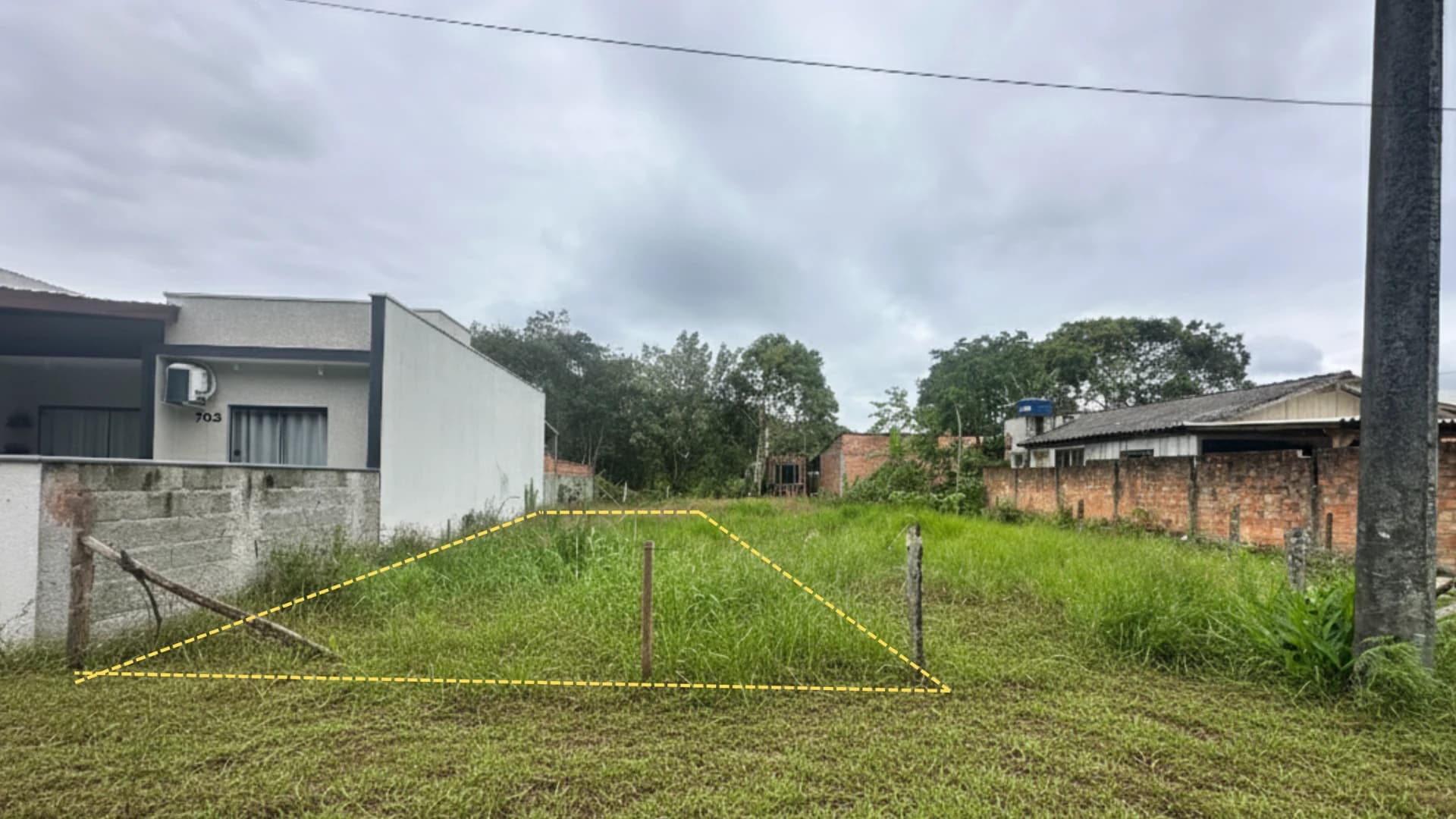 TERRENO LIMPO E ATERRADO - 700m DO MAR
