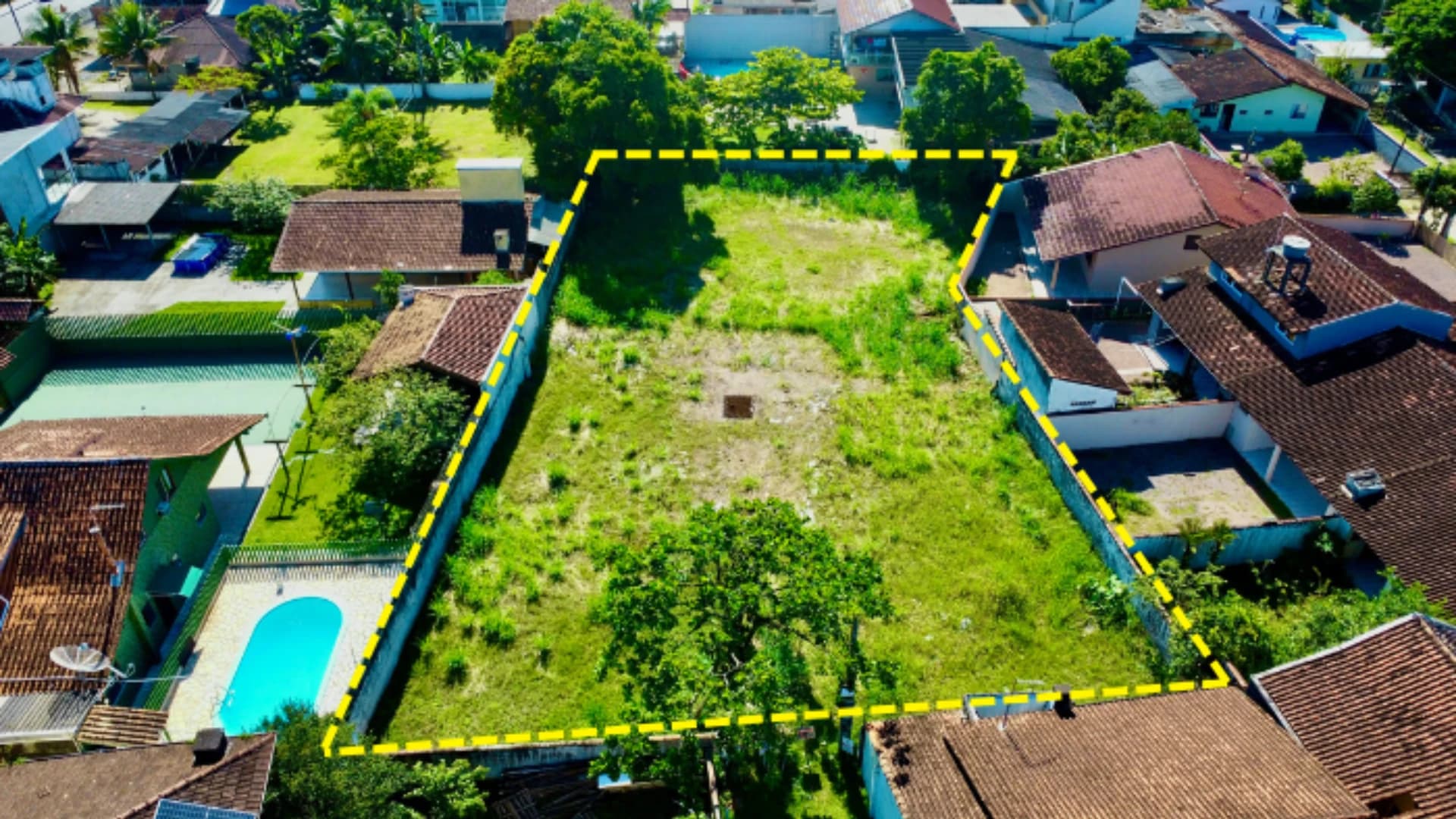 ÁREA DE 1.137m² PRÓXIMO A TERCEIRA PEDRA