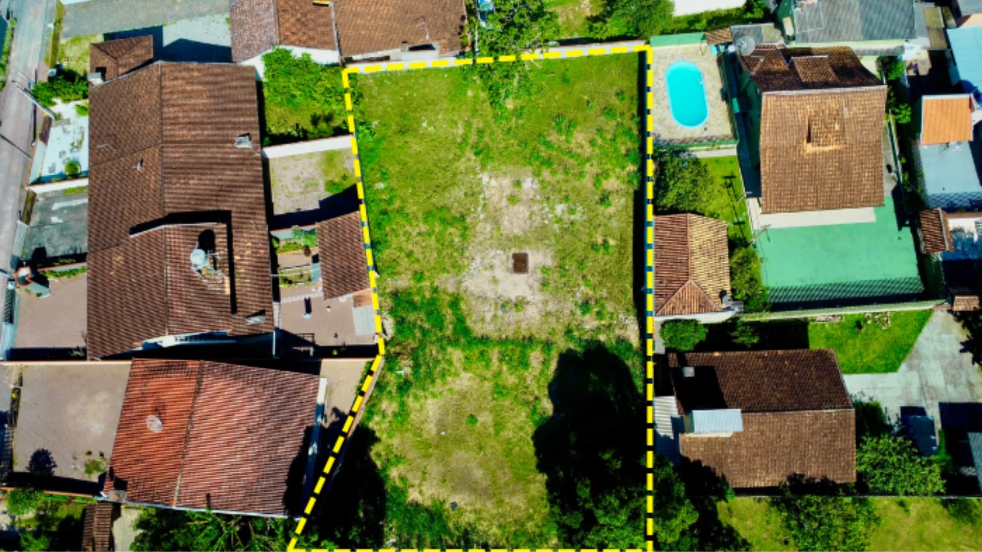 ÁREA DE 1.137m² PRÓXIMO A TERCEIRA PEDRA