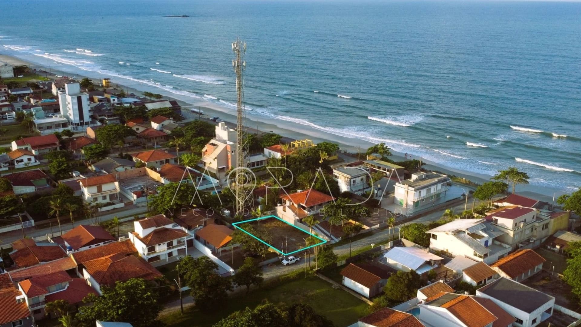 OPORTUNIDADE EM PERMUTA A 80M DO MAR