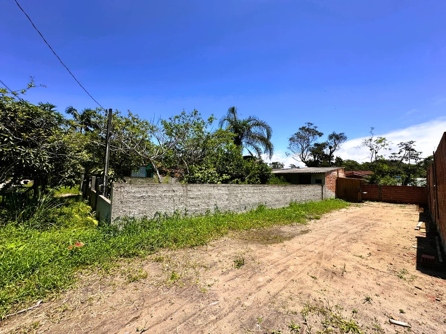 TERRENO PRONTO PARA CONSTRUIR - LIMPO E ATERRADO