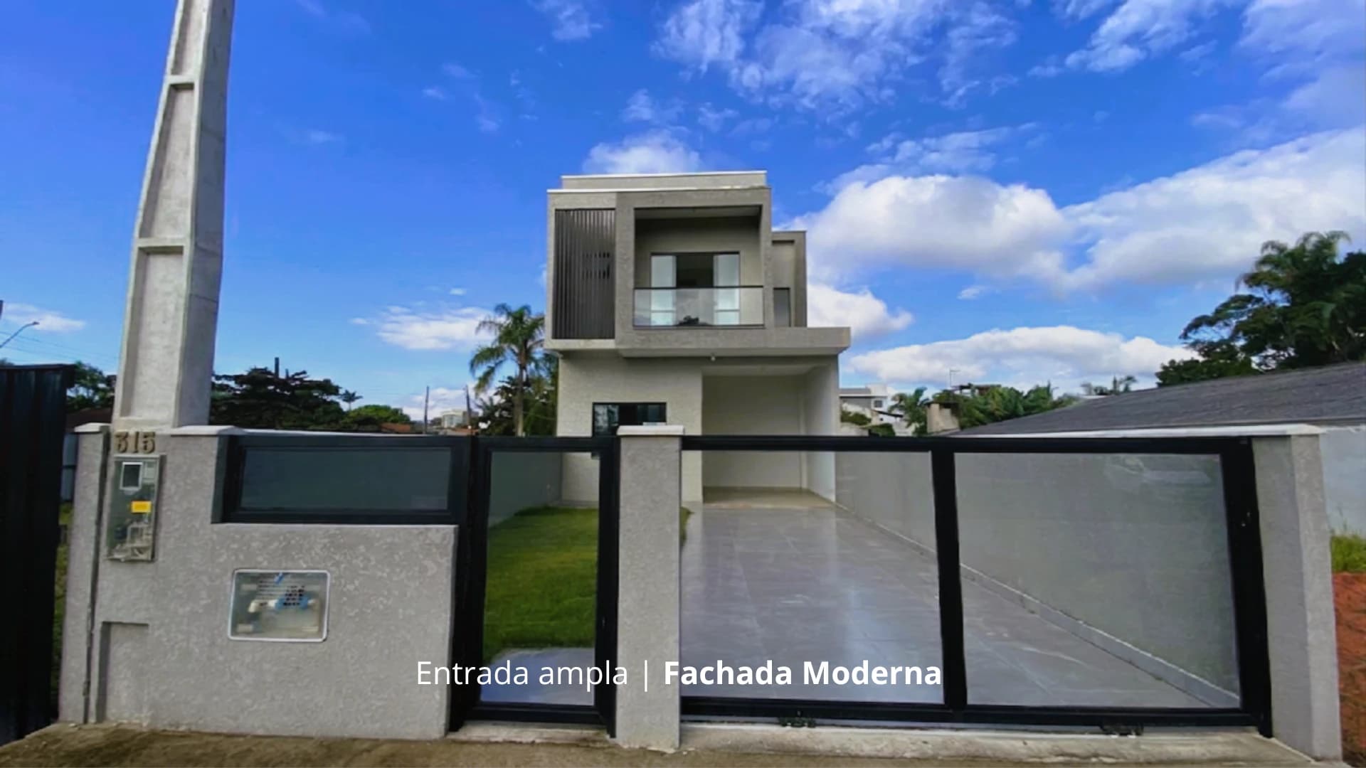 SOBRADO DE ALTO PADRÃO A 300m DO MAR