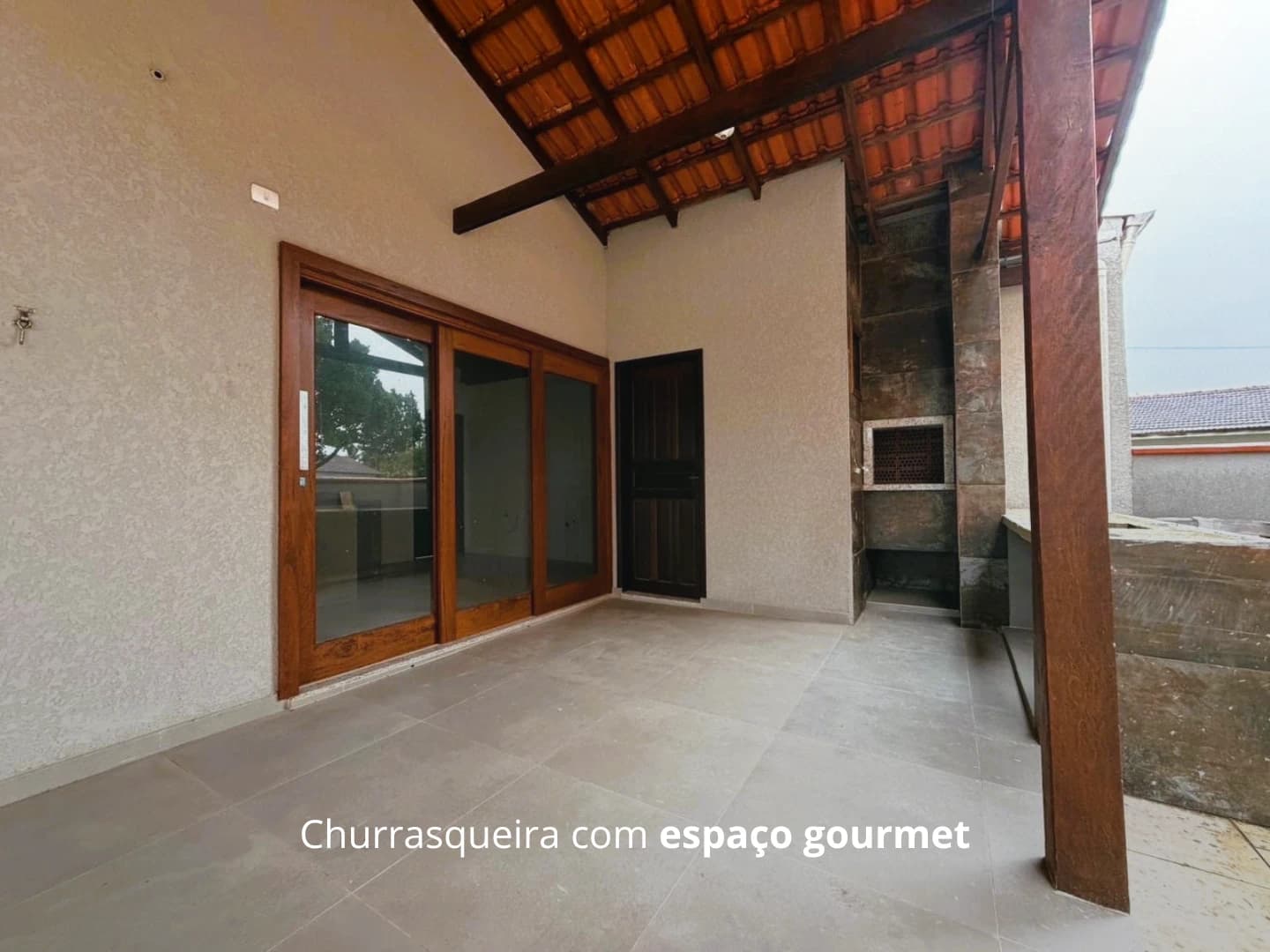 A VERDADEIRA CASA DE PRAIA COM 2 QUARTOS + 1 SUÍTE A 350m DO MAR