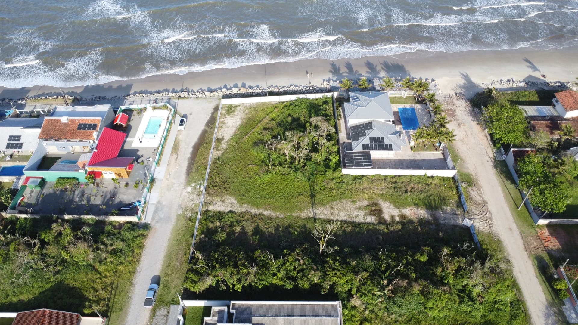 TERRENO NA QUADRA DO MAR COM 753m²
