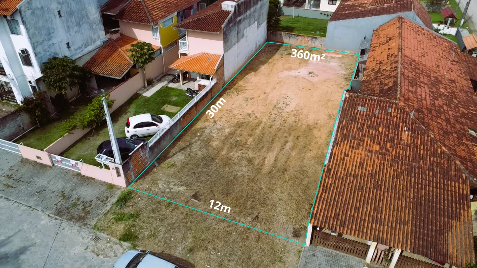 TERRENO 360m² AO LADO DA AVENIDA CELSO RAMOS