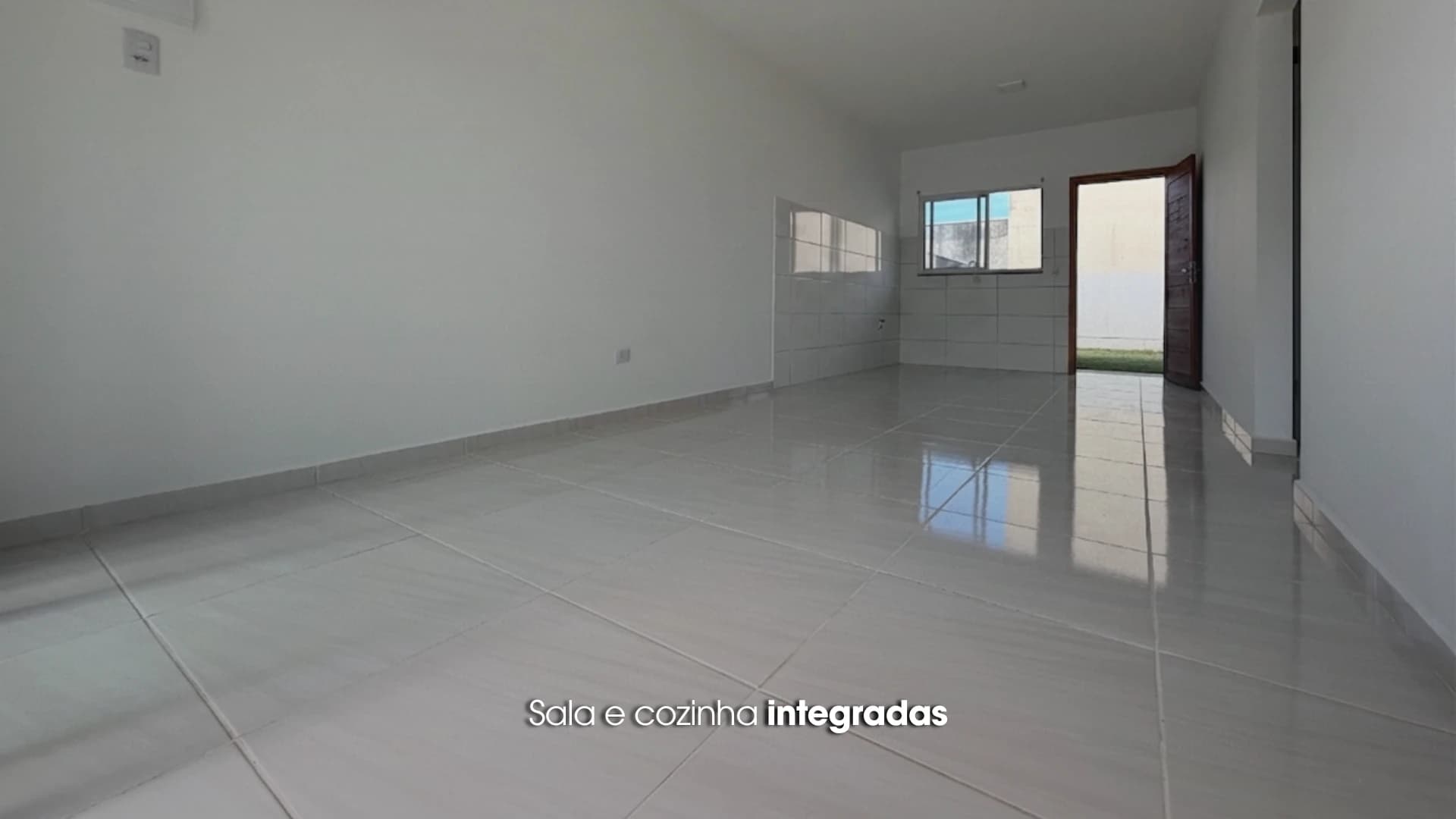 OPORTUNIDADE: CASA COM SUÍTE PRÓXIMO A ESCOLA E COMÉRCIO