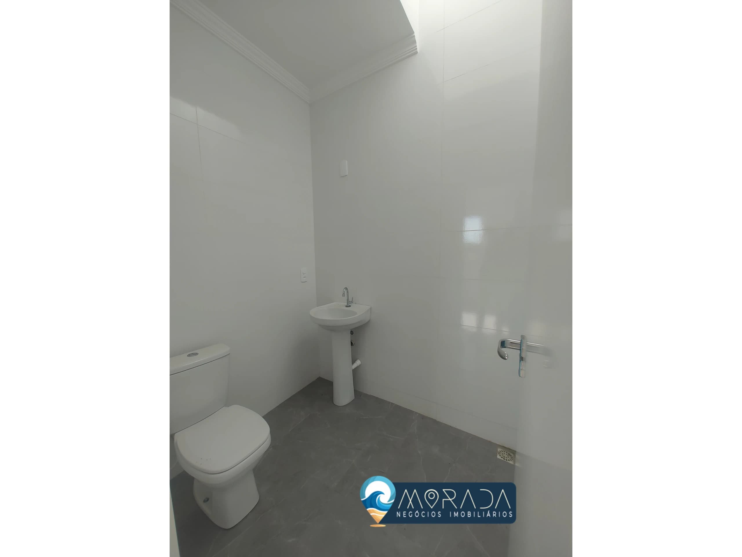 CASA FANTÁSTICA COM SUÍTE E PISCINA A 500m DO MAR