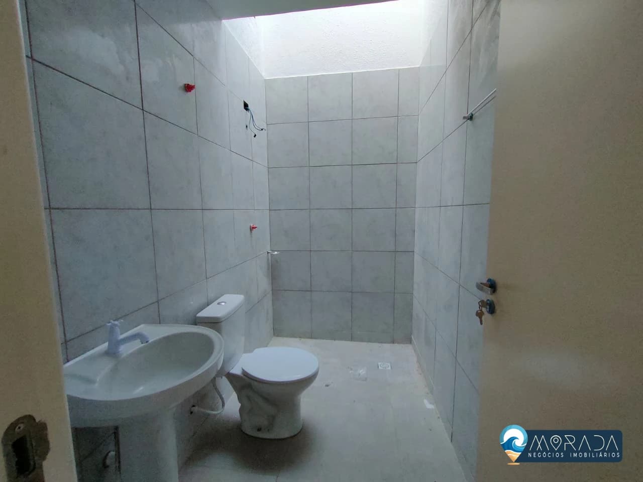 CASA COM 3 QUARTOS A 600m DO MAR