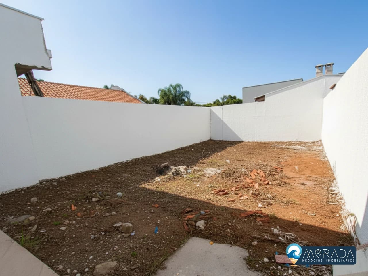 CASA COM 3 QUARTOS A 600m DO MAR