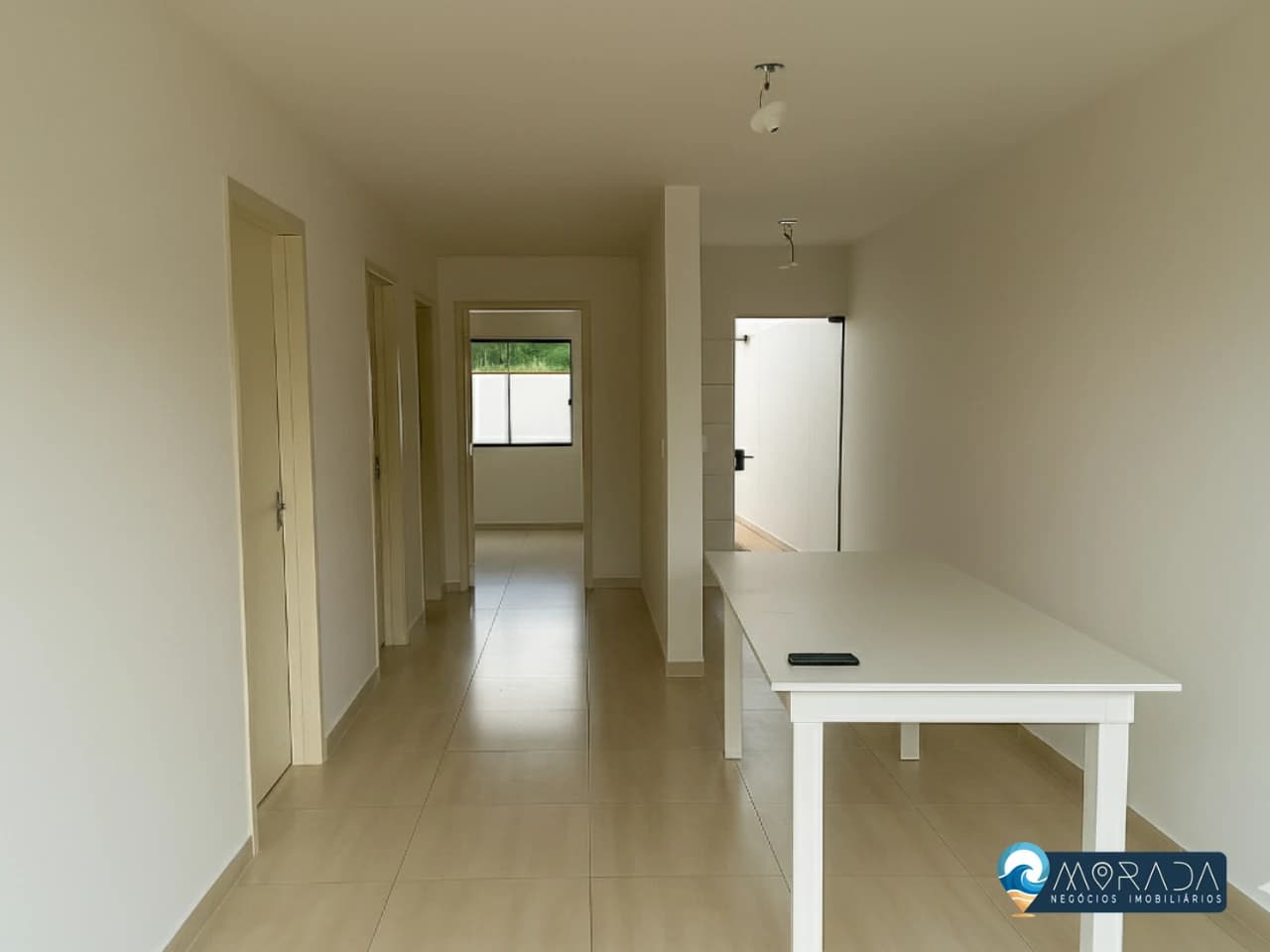 CASA COM 2 QUARTOS + 1 SUÍTE A 600m DO MAR