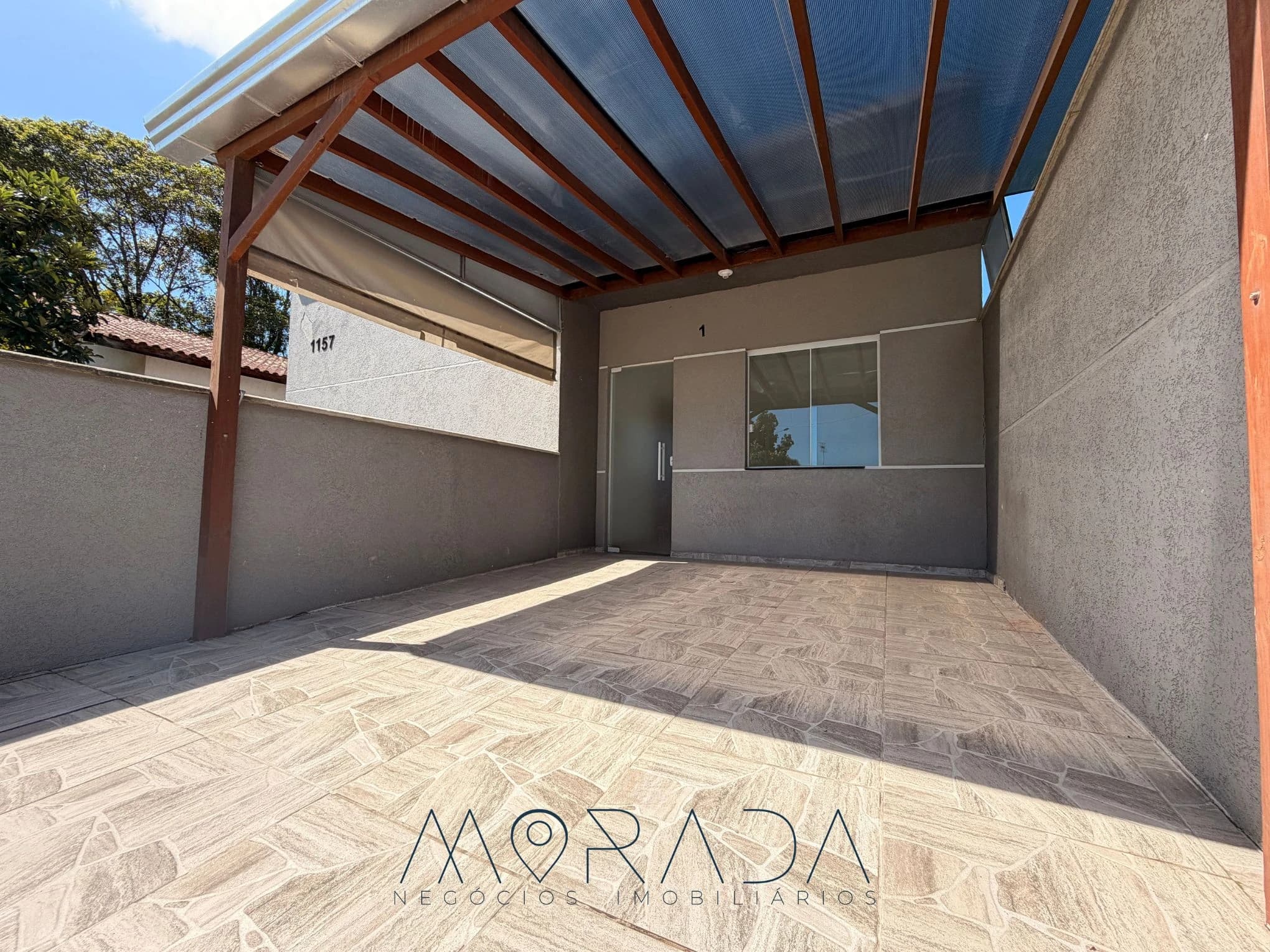 CASA PRÓXIMA DO CENTRO COM 2 QUARTOS + 1 SUÍTE