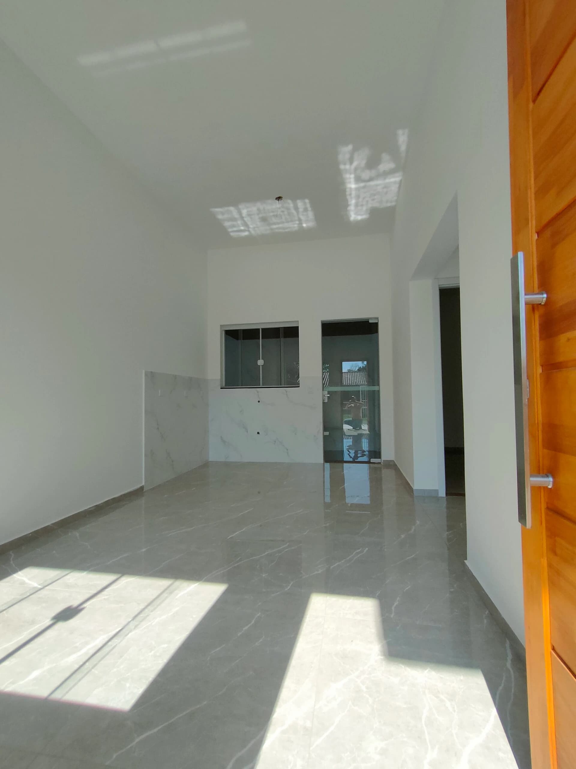 CASA COM 2 QUARTOS A 500m DO MAR