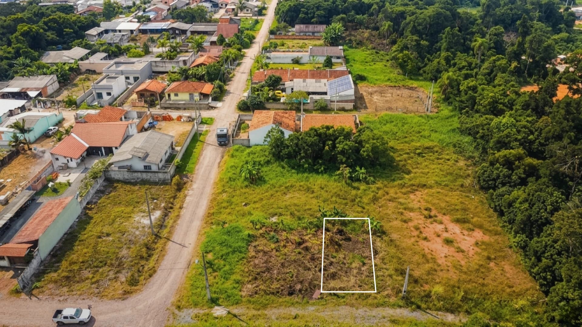 TERRENO LIMPO SEM VEGETAÇÃO A 950m DO MAR