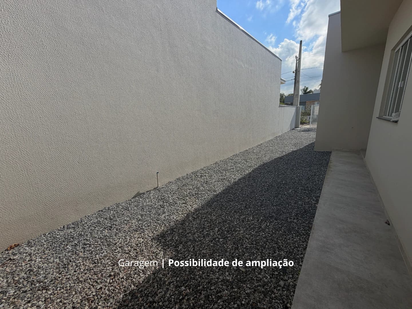 CASA DE 2 QUARTOS A 750m DO MAR