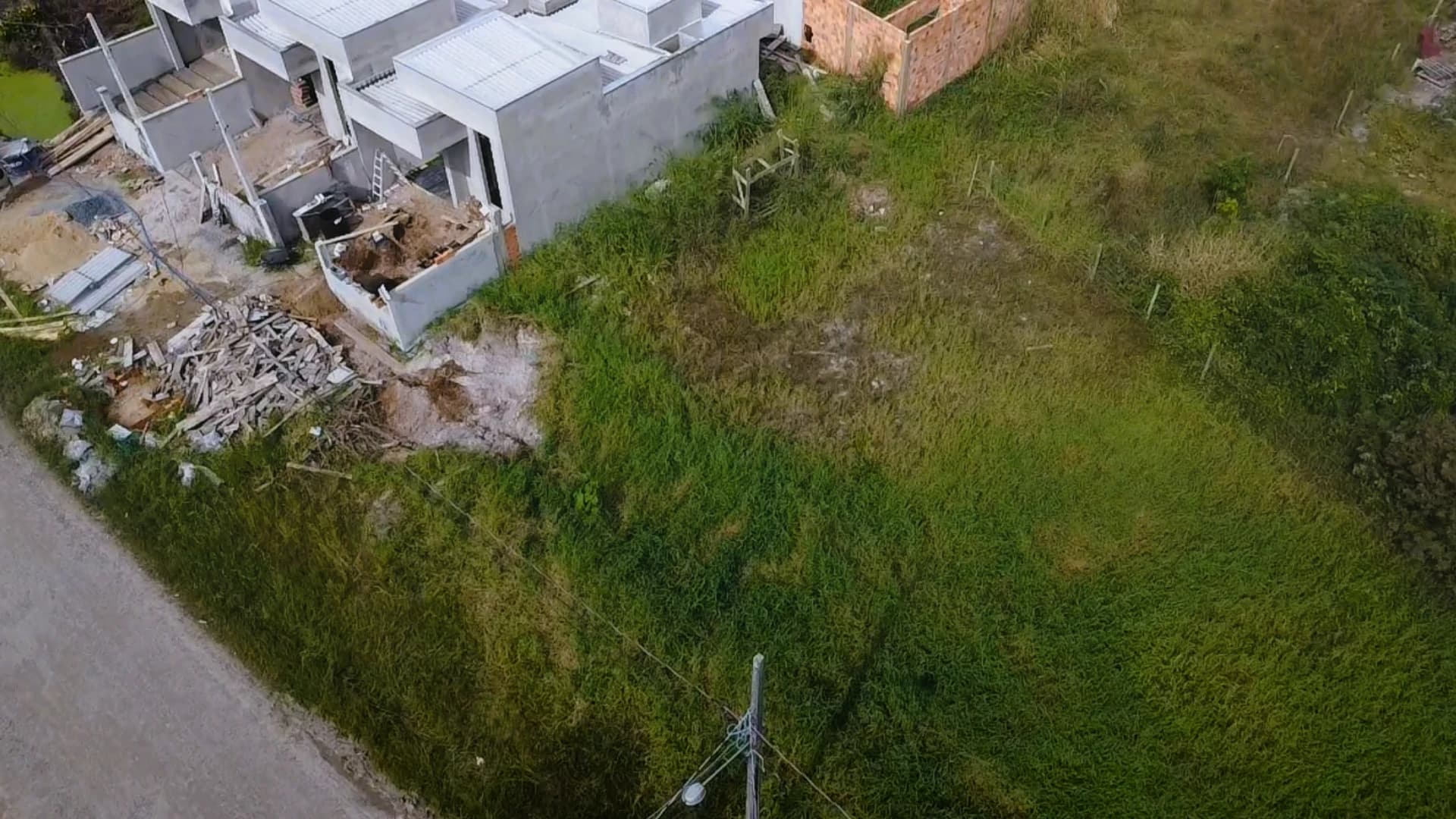 TERRENO PRONTO PARA CONSTRUIR - LIMPO SEM VEGETAÇÃO