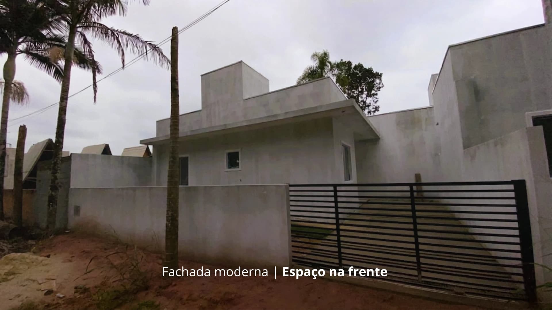 CASA DE 2 QUARTOS COM ESPAÇO PARA JARDIM