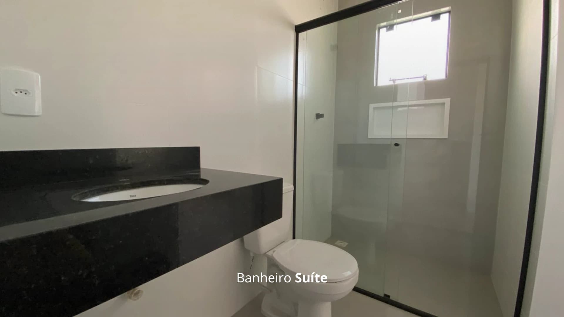 CASA COM 1 QUARTO + 1 SUÍTE PRONTA PRA MORAR